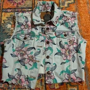 Levi’s denim cutoff jacket